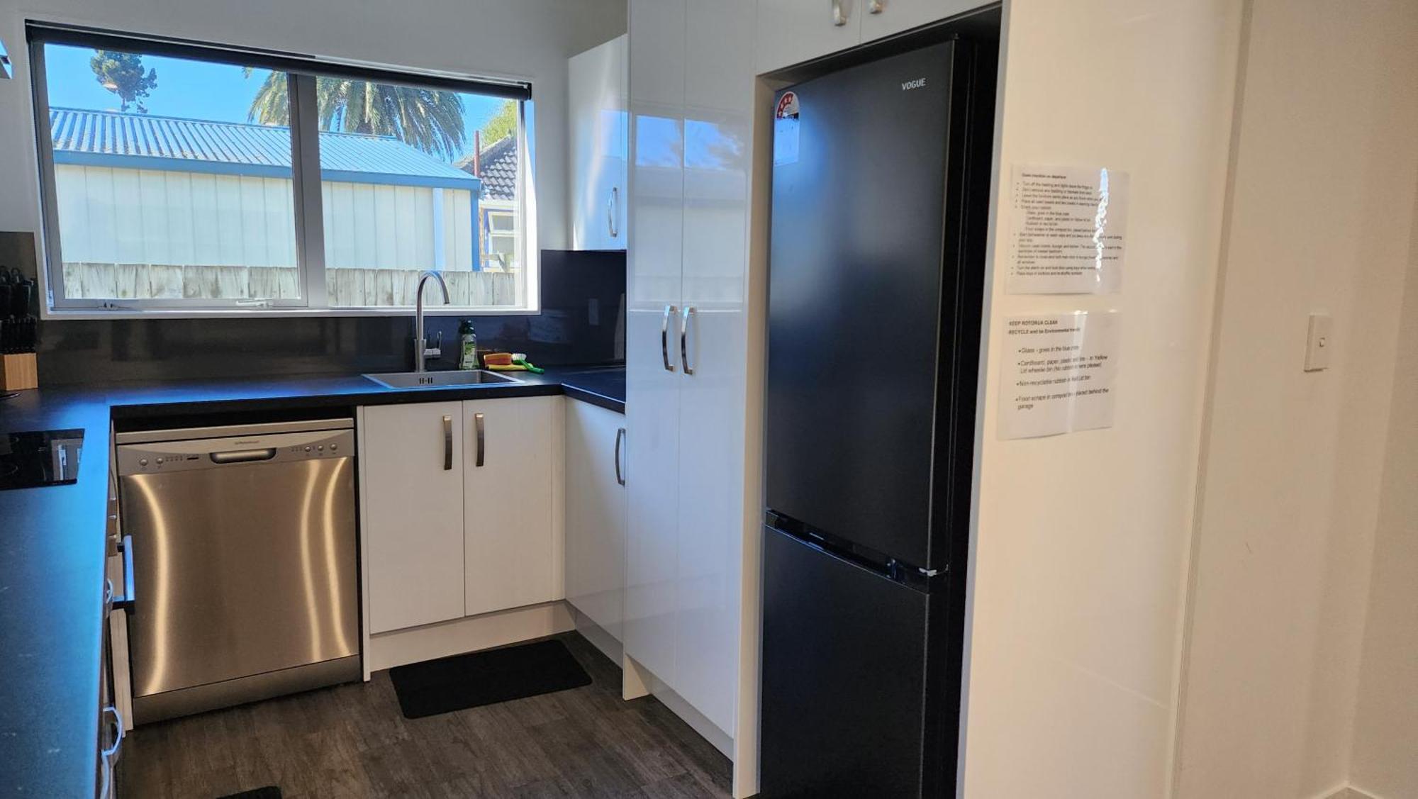 Oaktree Entire Holiday Home, Sleeps 8 To12 Rotorua Buitenkant foto