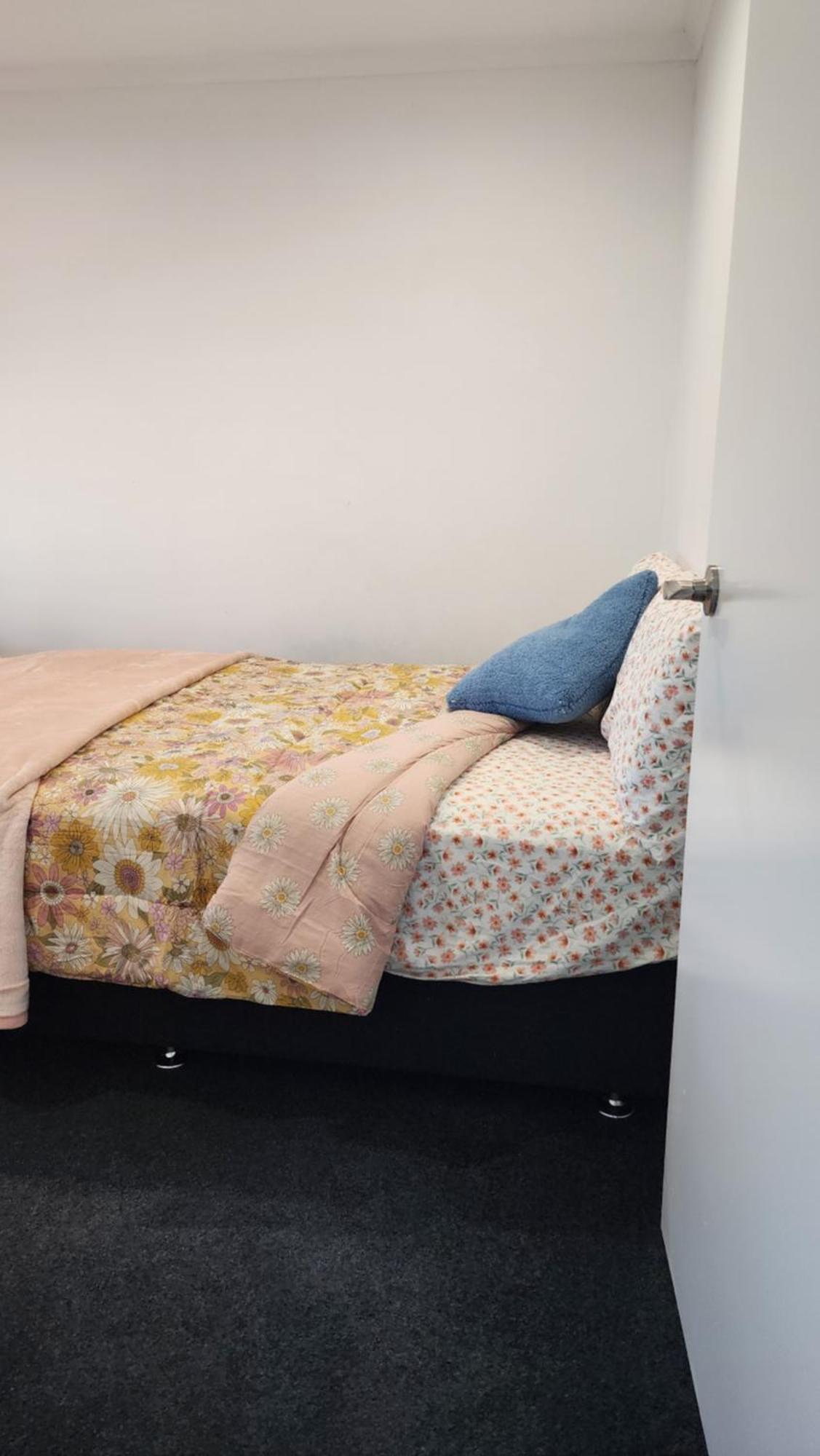 Oaktree Entire Holiday Home, Sleeps 8 To12 Rotorua Buitenkant foto