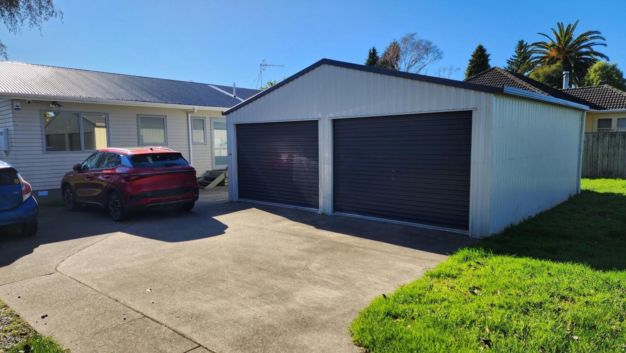 Oaktree Entire Holiday Home, Sleeps 8 To12 Rotorua Buitenkant foto